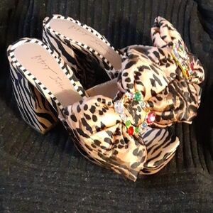 Betsey Johnson Leopard Print Shoes with Gem Accents SZ 6